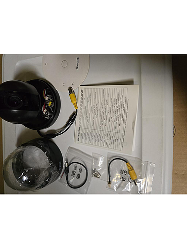Ganz  ZC-DW8312NXA-BL 1/3" Color 700 TVL, Digital D/N, WDR, 3.3-12mm A/I Varifocal, Black
